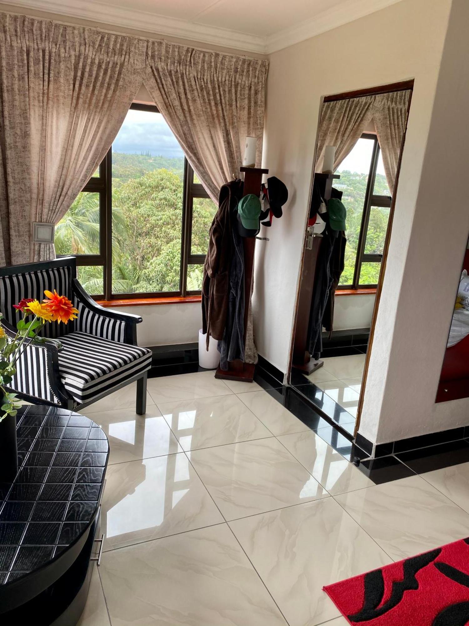 Ui Views Hotel Margate Bagian luar foto